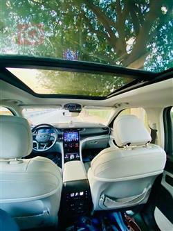 جیپ گراند شیرۆکی